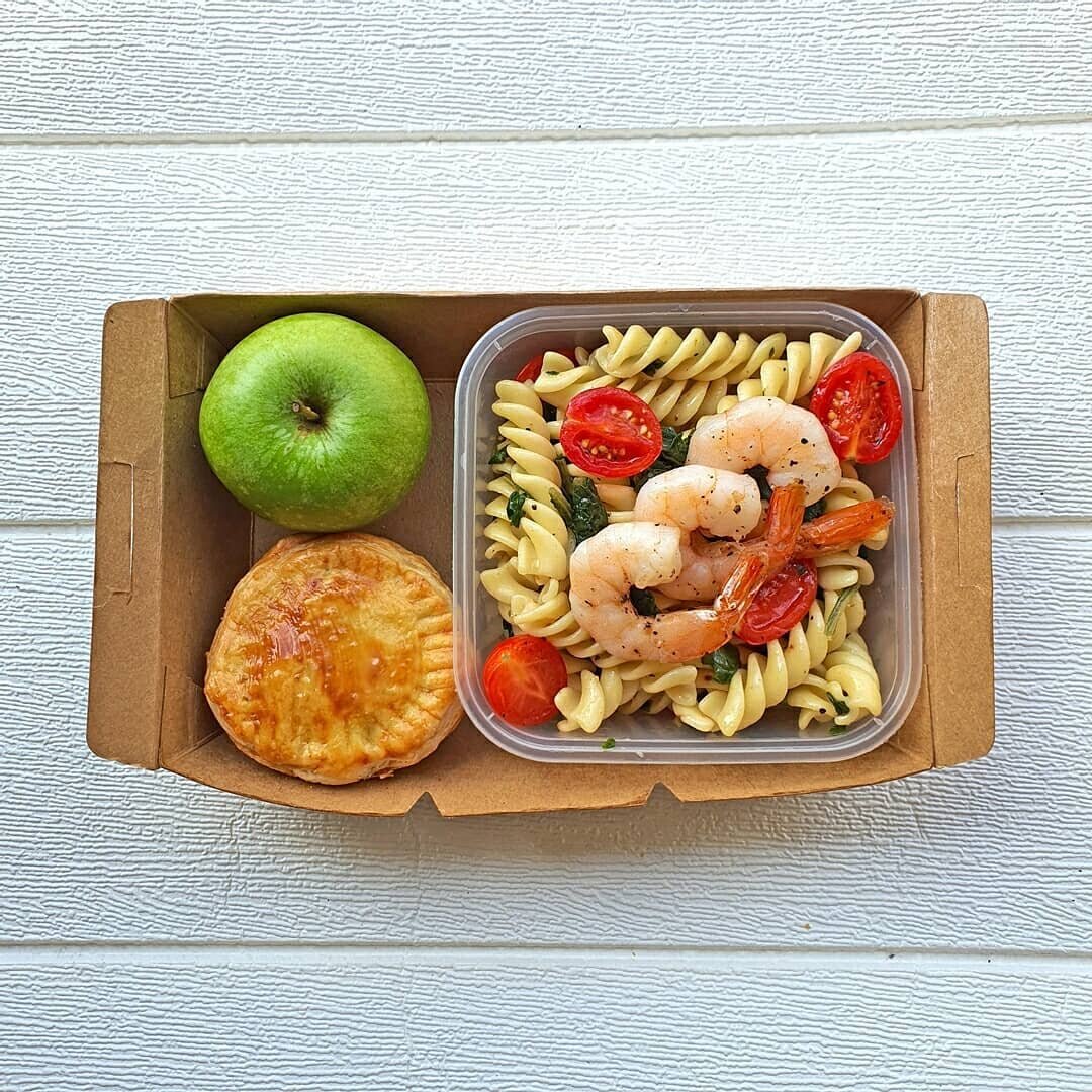 Thank you Khazanah Nasional for choosing to #eatnaked for your SHCM Virtual Retreat. Breakfast, lunch and juice to MULTIPLE individual addresses, done! 😁 1. Mini Chicken Pie, Prawn & Cherry Tomato Pasta Salad & Fruit 2. Baked Salmon &